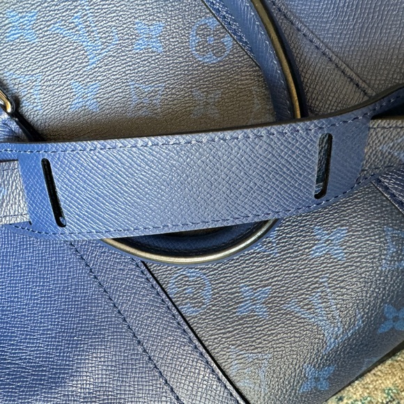 LOUIS VUITTON Taiga Monogram Eclipse Keepall Bandouliere Pacific Blue - Picture 12 of 14